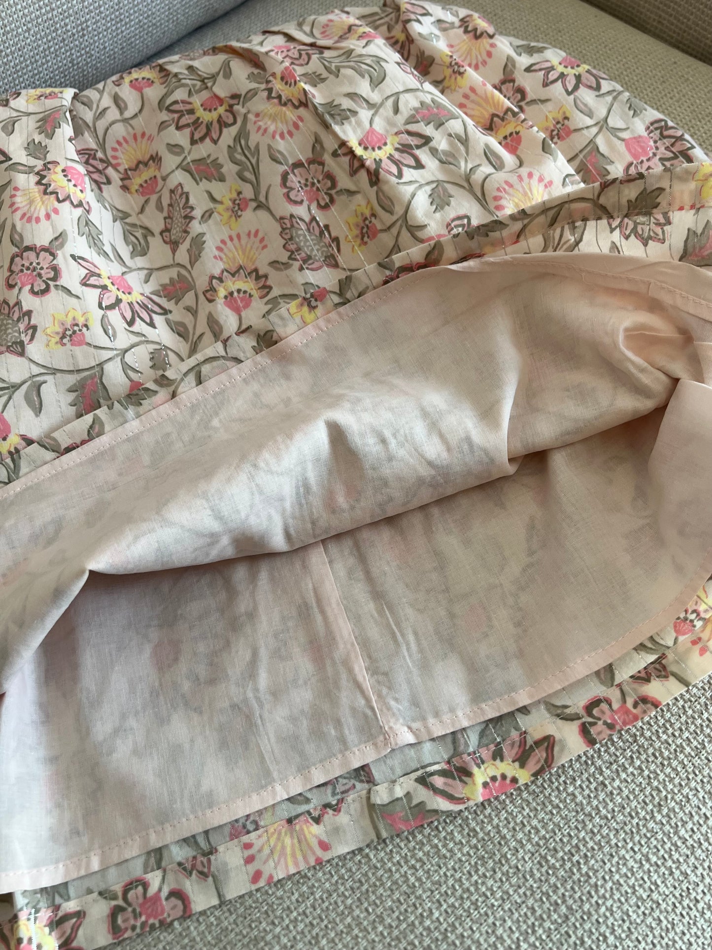 Robe beige fleurie