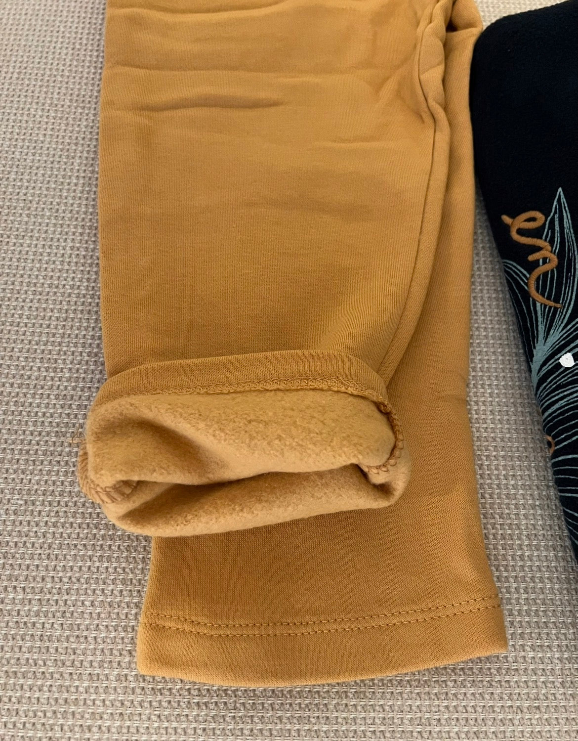 Ensemble 2 pcs sweat polaire bleu et pantalon molleton moutarde