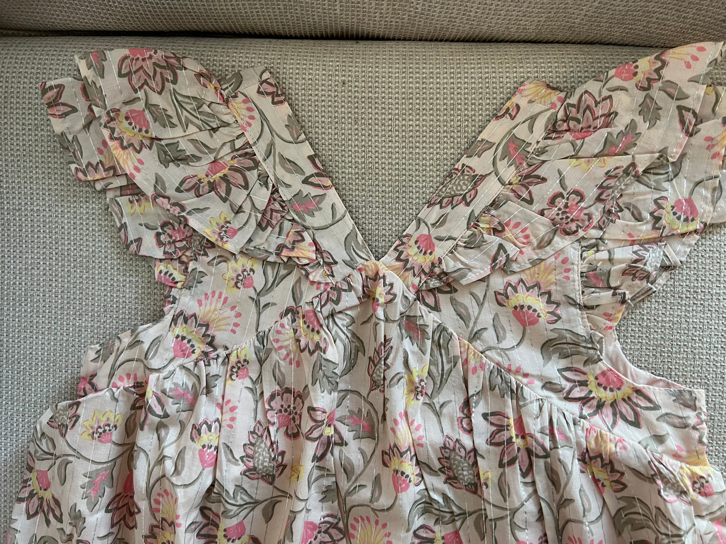 Robe beige fleurie