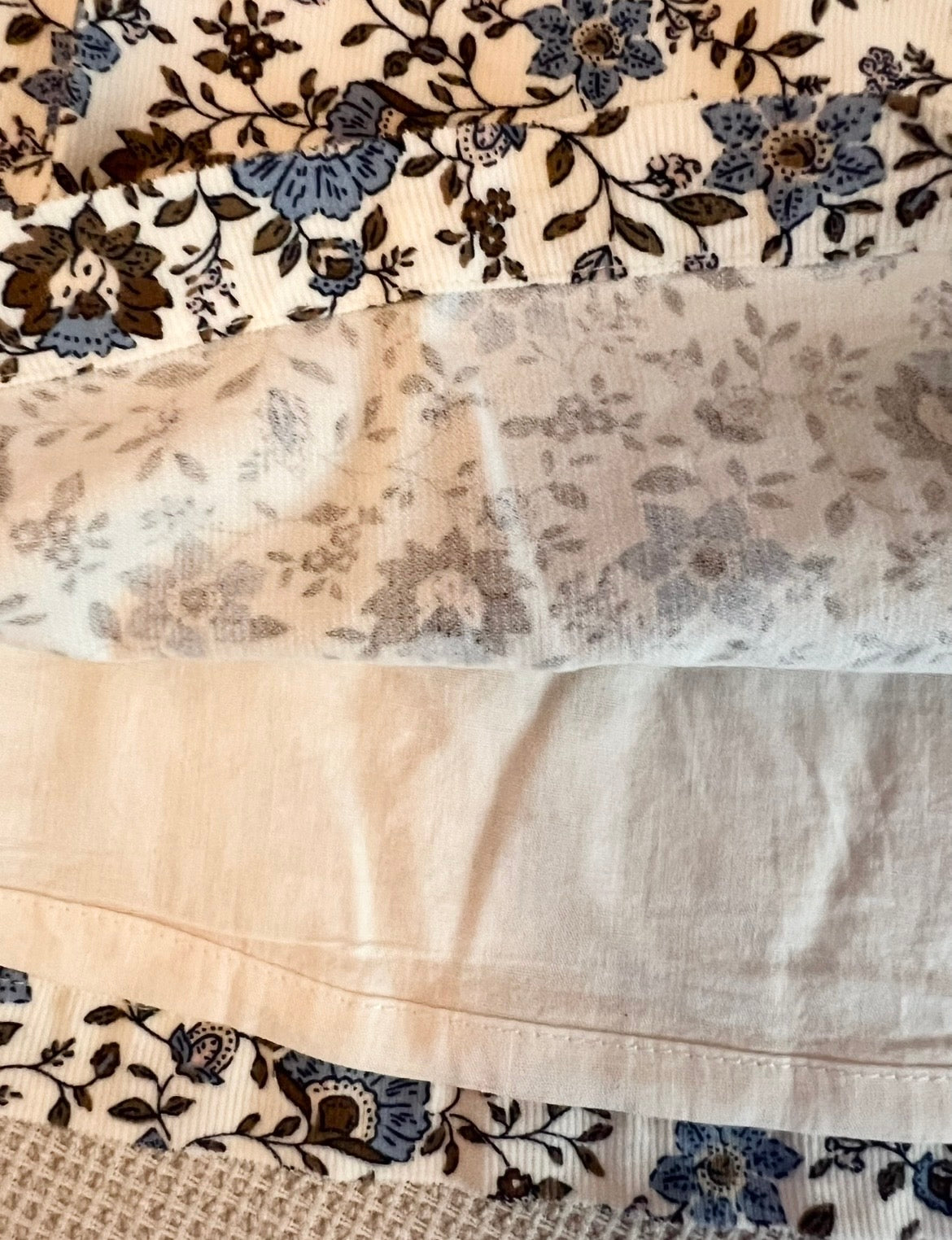 Robe fleurie en bleu