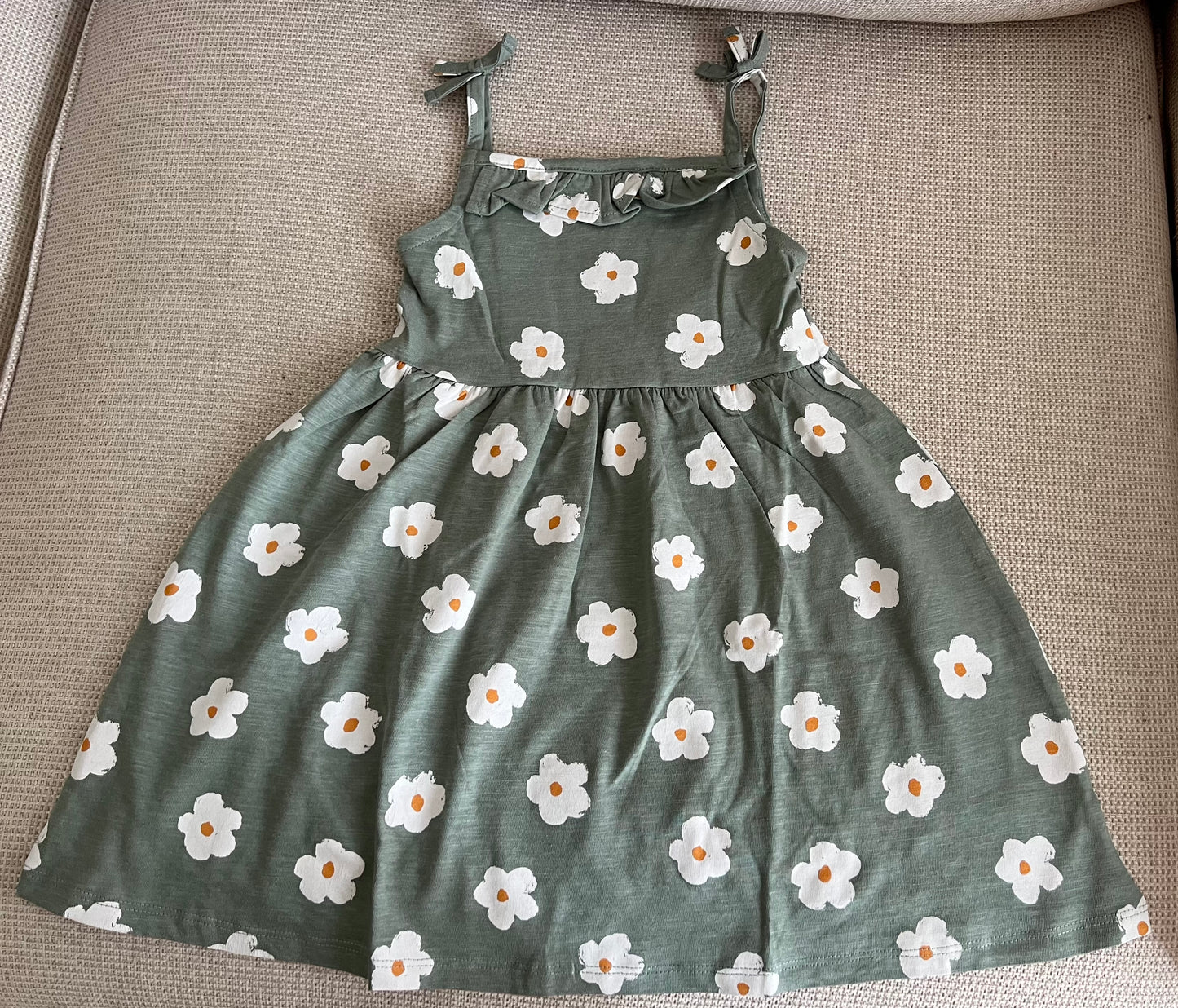 Lot 2 robes à bretelles jaune et vert