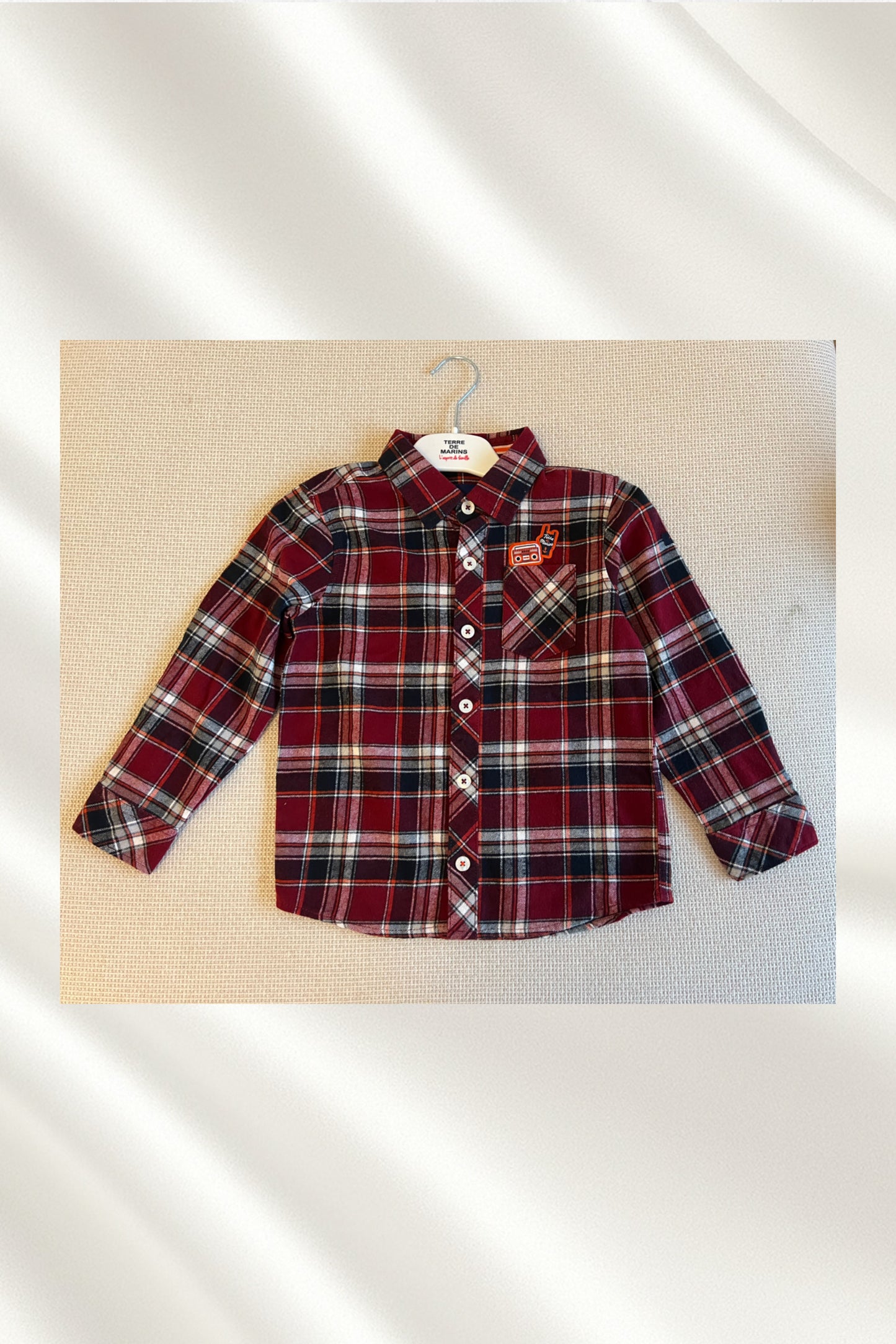 Chemise en carreaux rouges