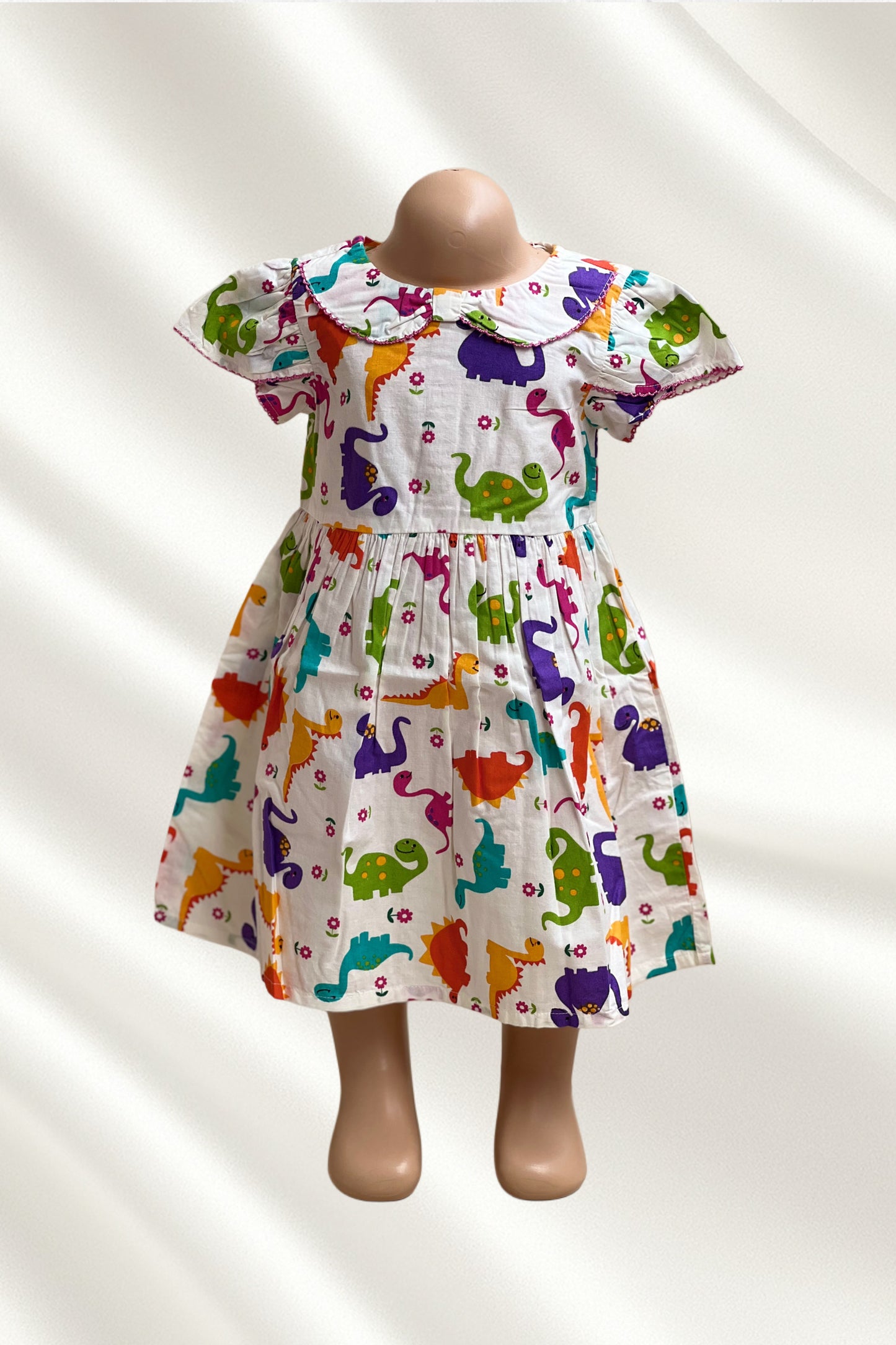 Robe à motif dinosaures