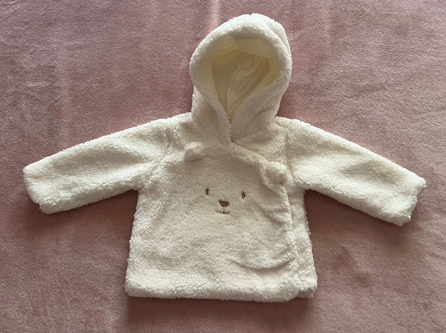 Manteau blanc à capuche pour bébé
