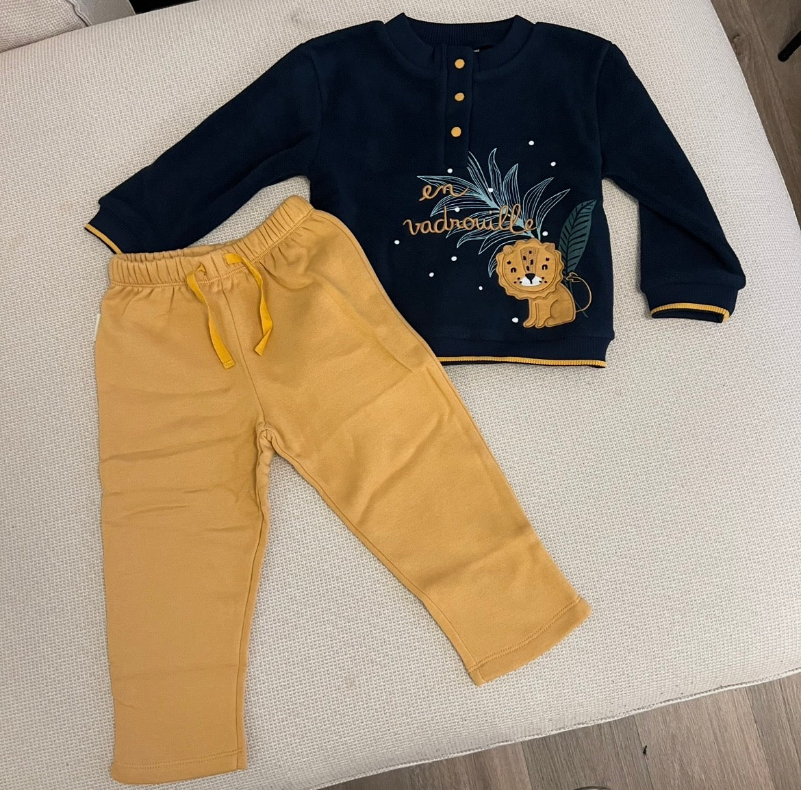 Ensemble 2 pcs sweat polaire bleu et pantalon molleton moutarde