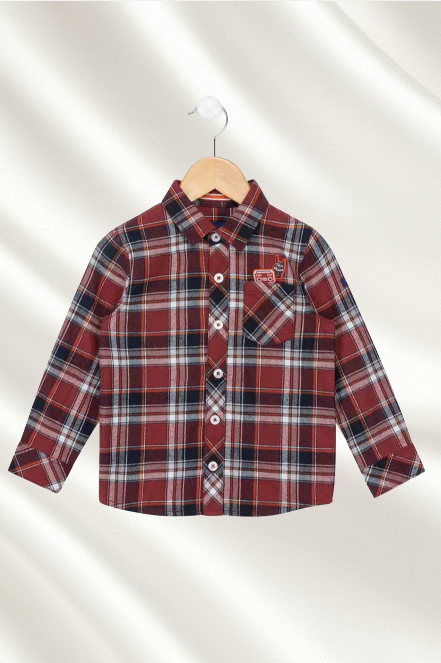 Chemise en carreaux rouges