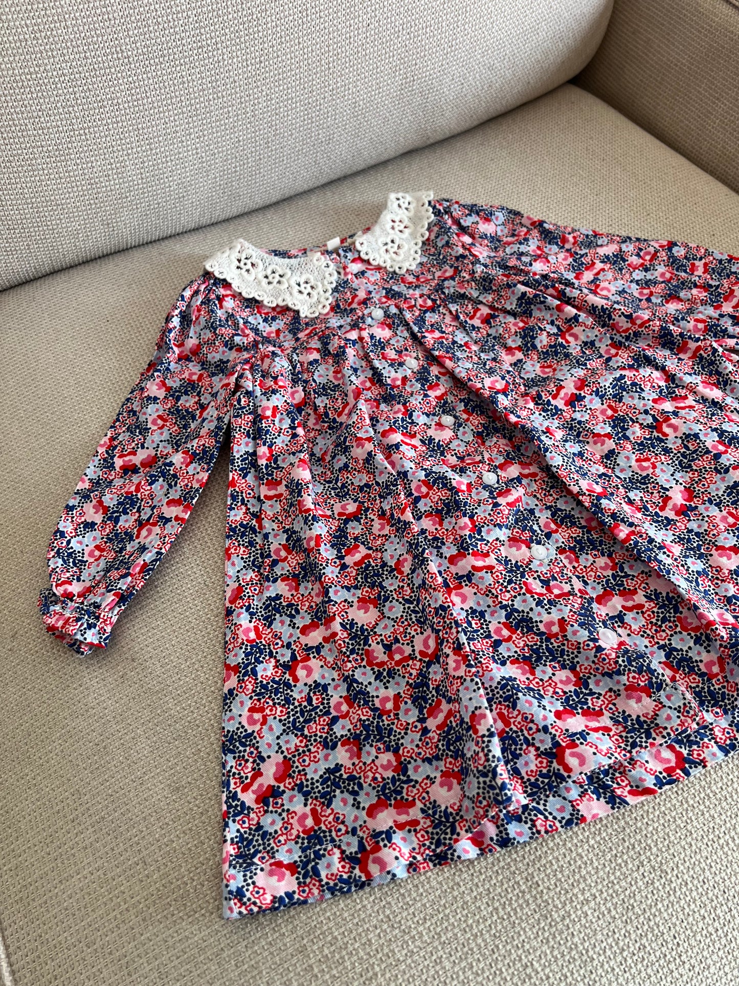 Robe multicolore bleue pink avec manches