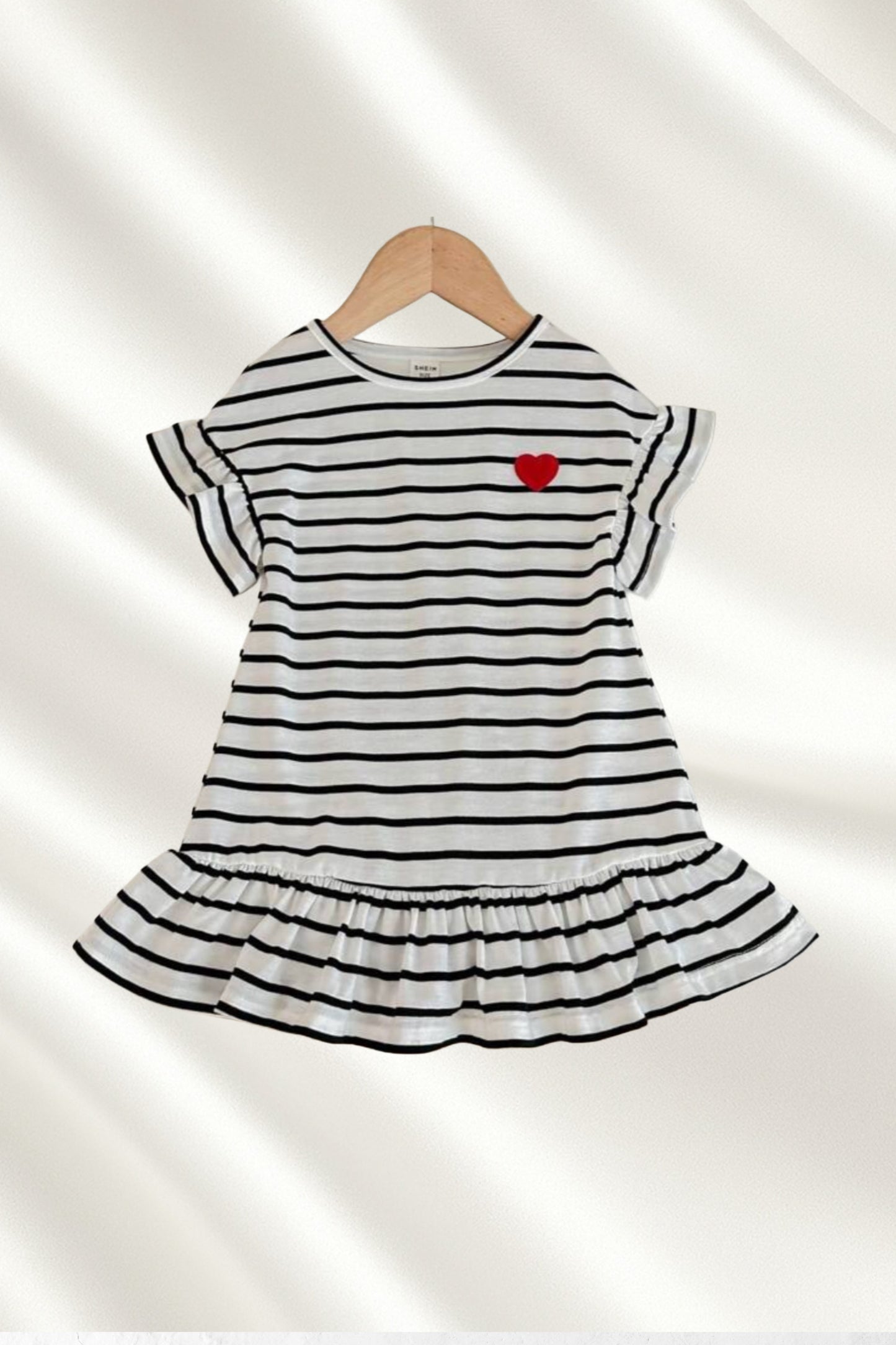Robe rayée avec motif cœur
