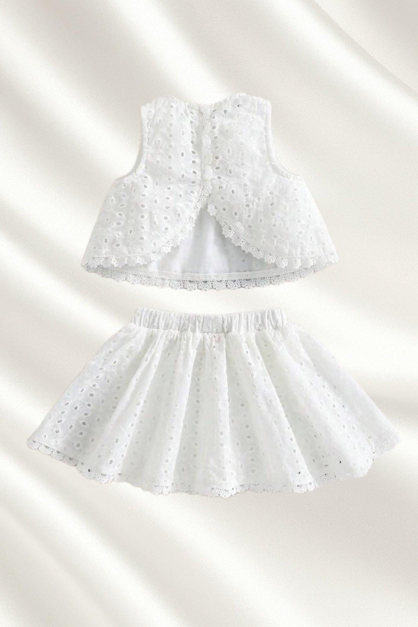 Robe en 2 pcs brodée blanche