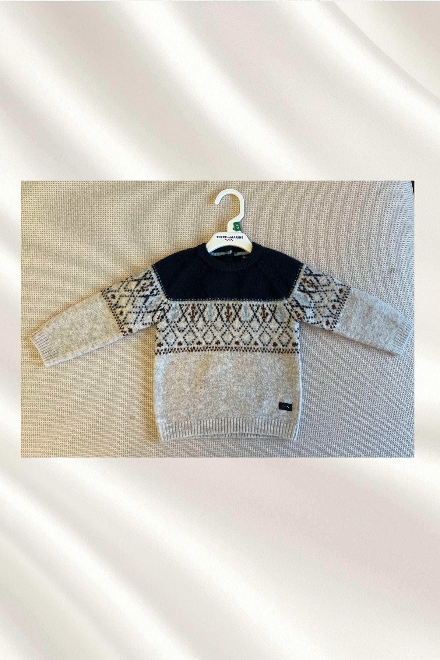 Tricot beige et bleu marine pour garçons