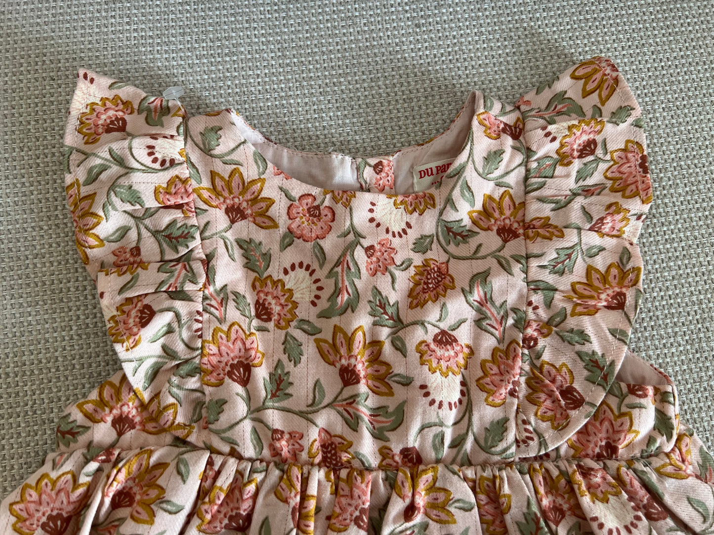 Robe beige fleurie