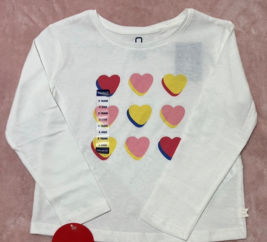 Pull blanc motifs coeurs avec manches