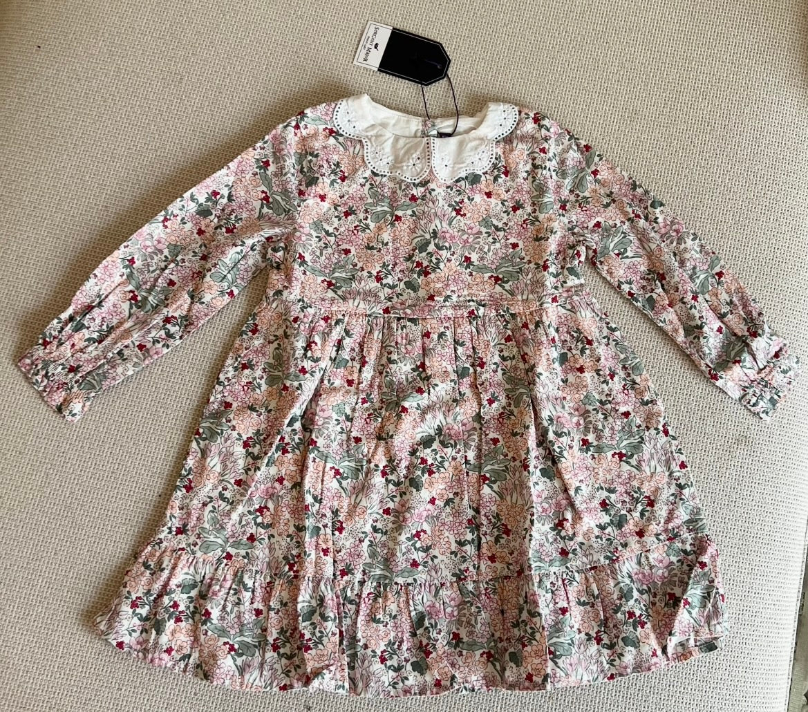 Robe fleurie en rose