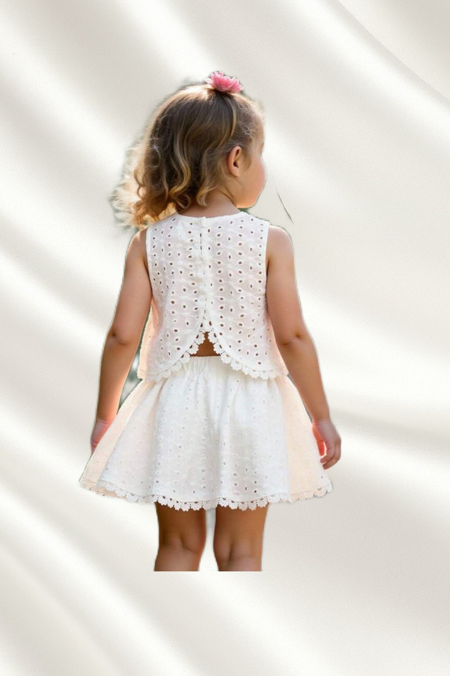 Robe en 2 pcs brodée blanche