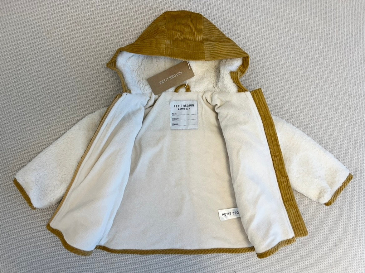 Veste blanche intérieur polaire et capuche moutarde