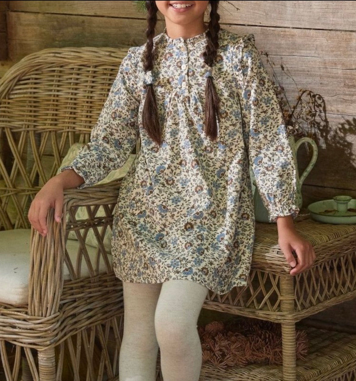 Robe fleurie en bleu