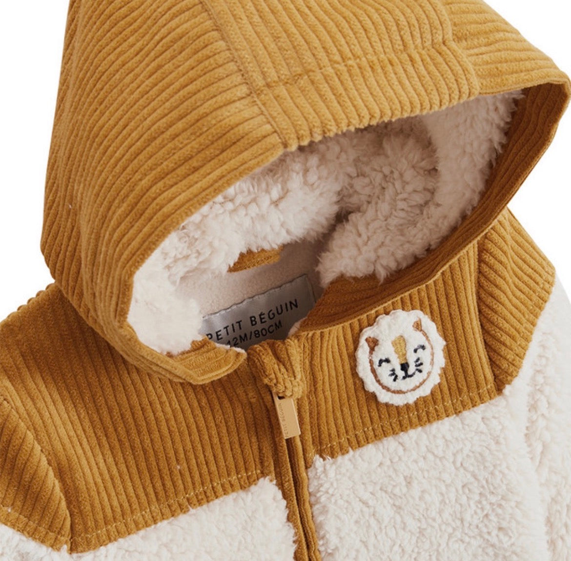 Veste blanche intérieur polaire et capuche moutarde